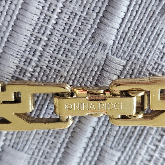 Nina Ricci Crystal Heart Necklace - Picture 2 of 8